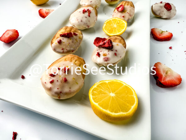 Lemon Strawberry Frosted Madeleines White