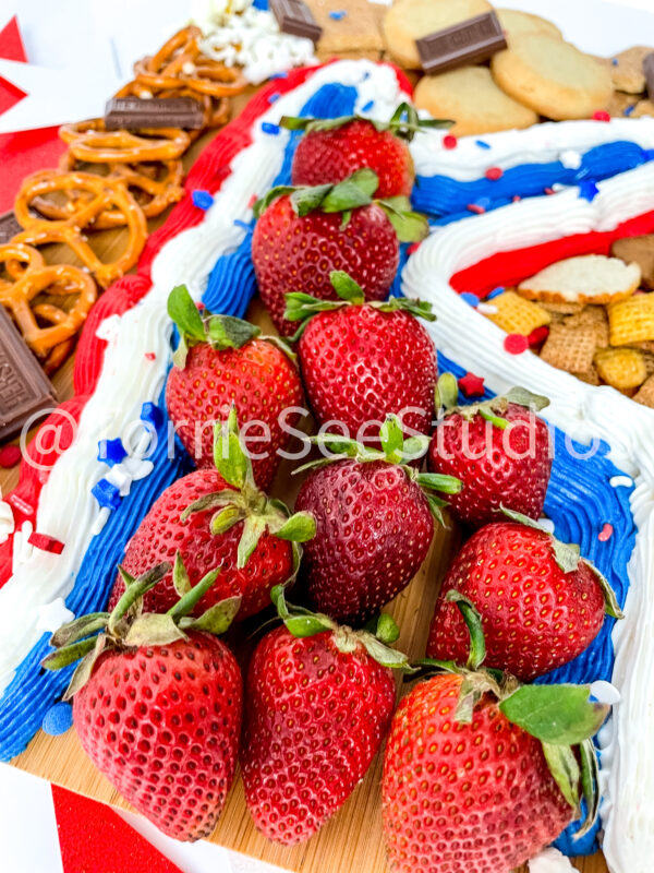Red White and Blue Buttercream Trail Board on White - Image 11