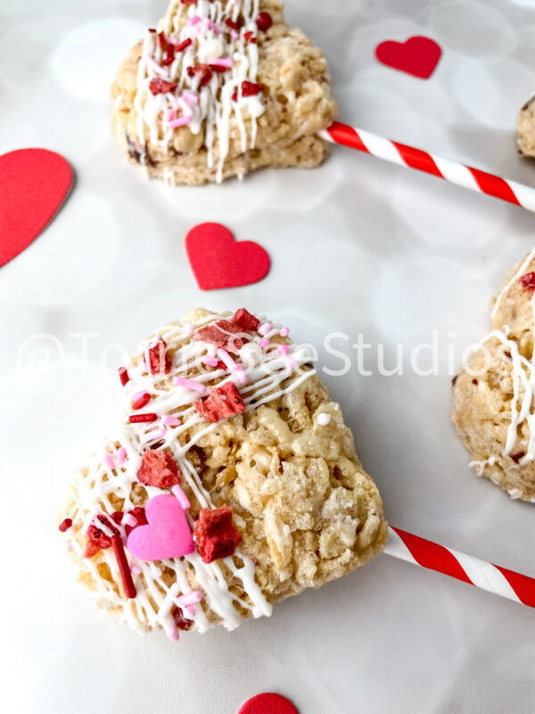 Strawberries and Cream Rice Cereal Treats Pops on Lights - Image 3
