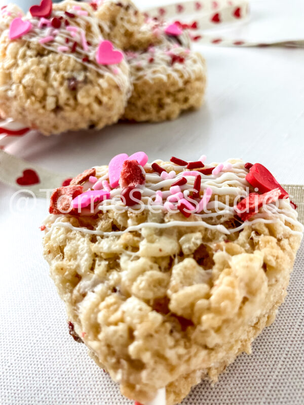 Strawberries and Cream Rice Cereal Treats Pops on Linen - Image 8