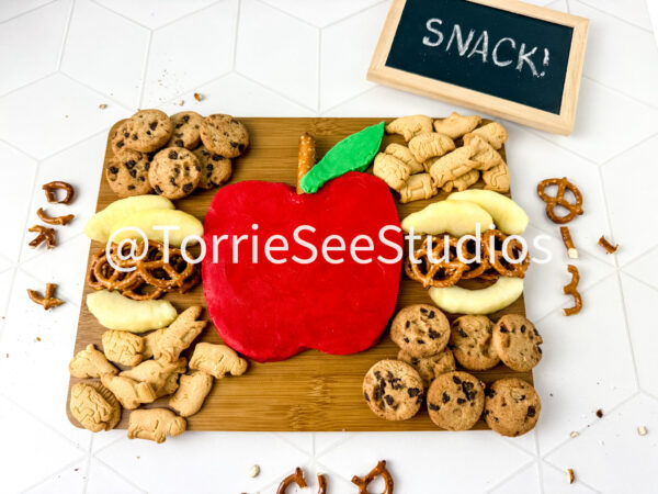 Mini Apple Buttercream Board on Rhombus Tile