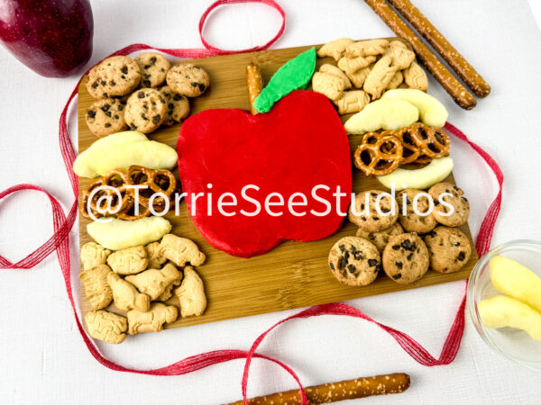 Mini Apple Buttercream Board on Linen - Image 8