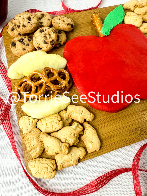 Mini Apple Buttercream Board on Linen - Image 4