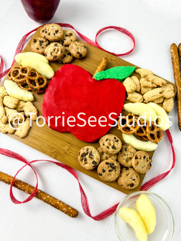 Mini Apple Buttercream Board on Linen - Image 2