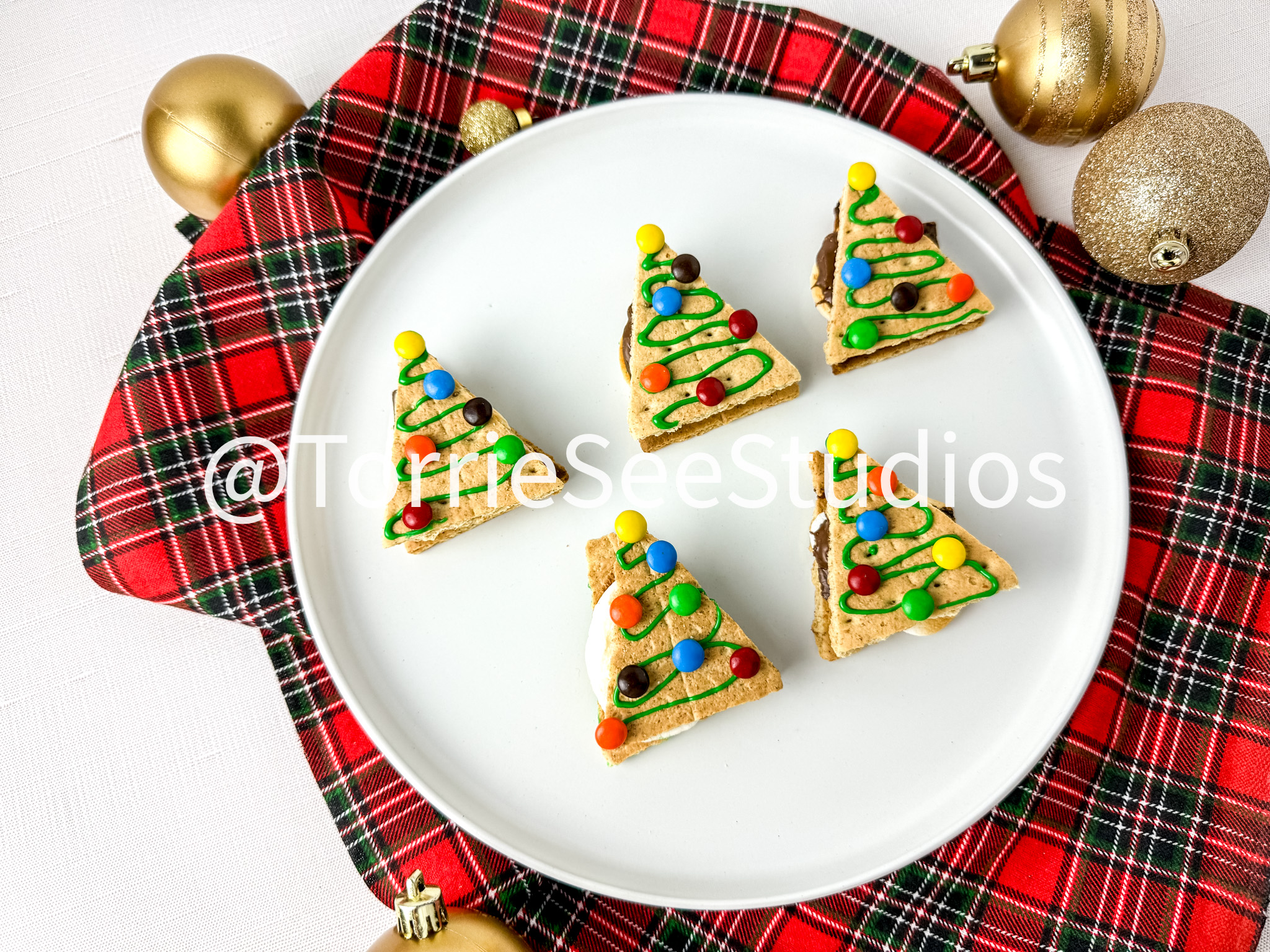 S'mores Mini Christmas Trees on Linen